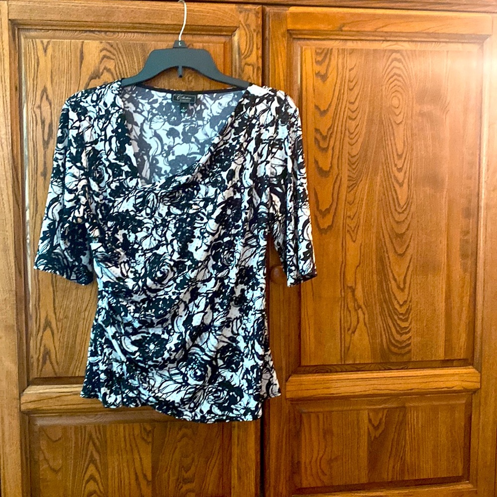 Three-quarter sleeve top